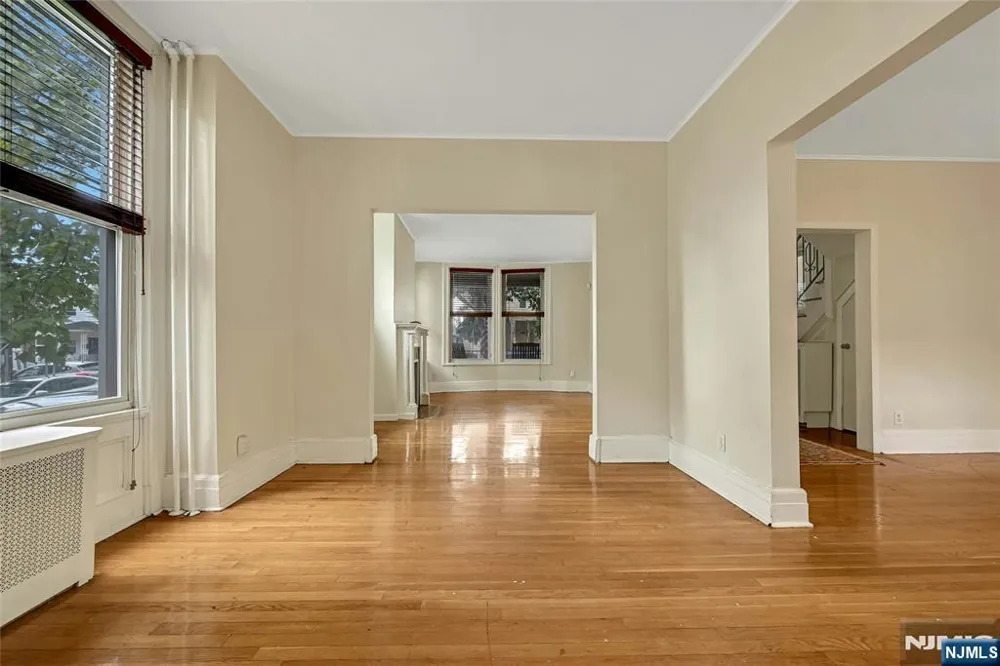 200-202 Oak Street Weehawken, NJ 07086