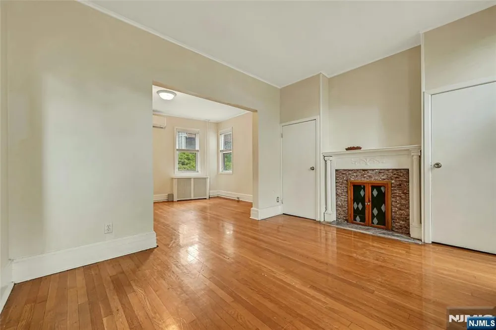 200-202 Oak Street Weehawken, NJ 07086
