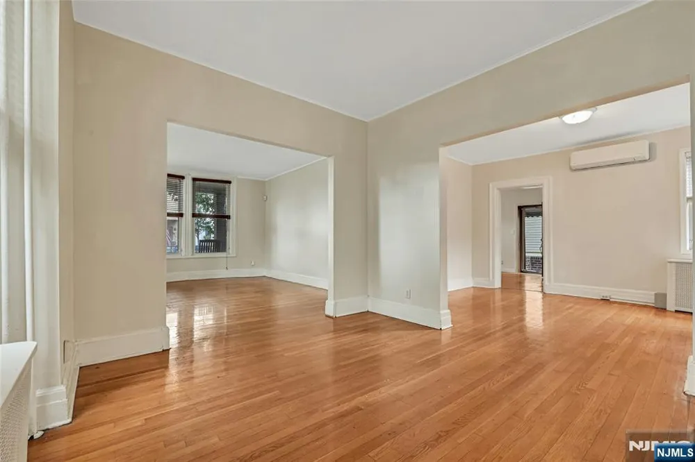 200-202 Oak Street Weehawken, NJ 07086