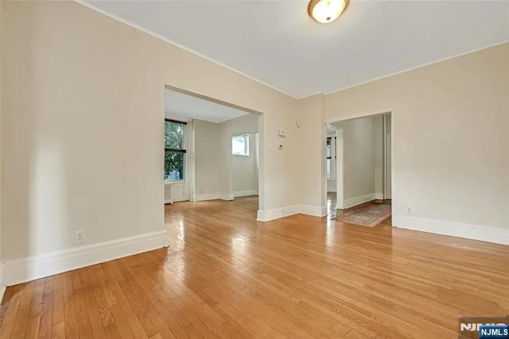 200-202 Oak Street Weehawken, NJ 07086