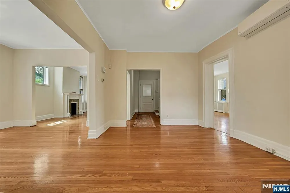 200-202 Oak Street Weehawken, NJ 07086