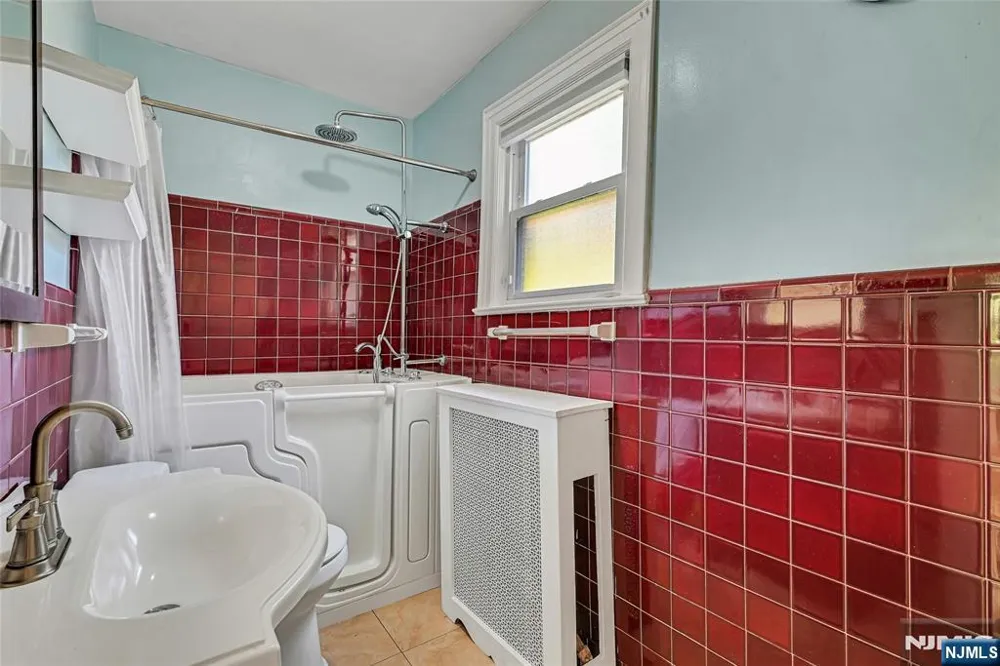 200-202 Oak Street Weehawken, NJ 07086