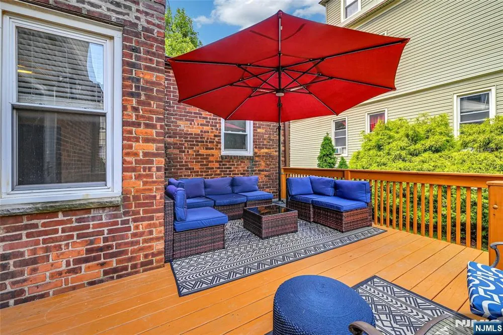 200-202 Oak Street Weehawken, NJ 07086