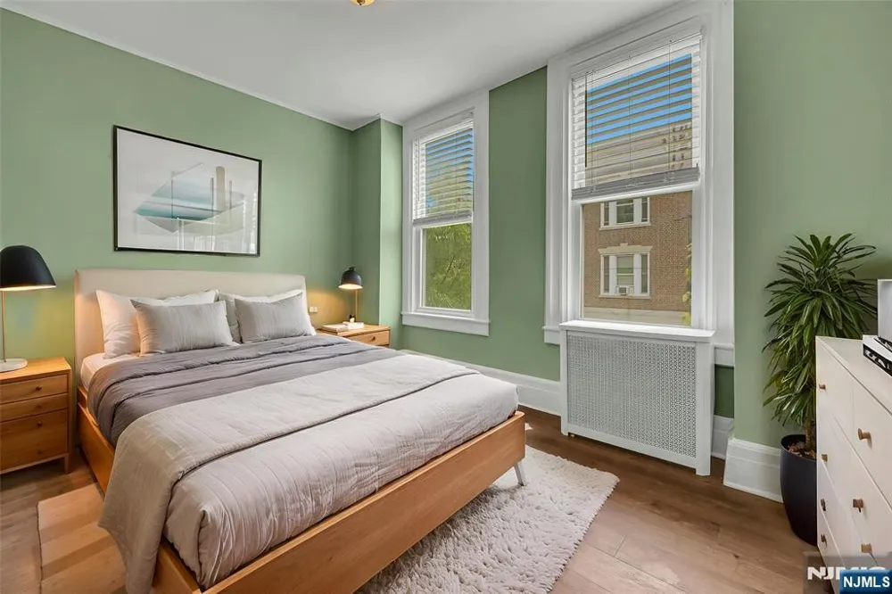 200-202 Oak Street Weehawken, NJ 07086