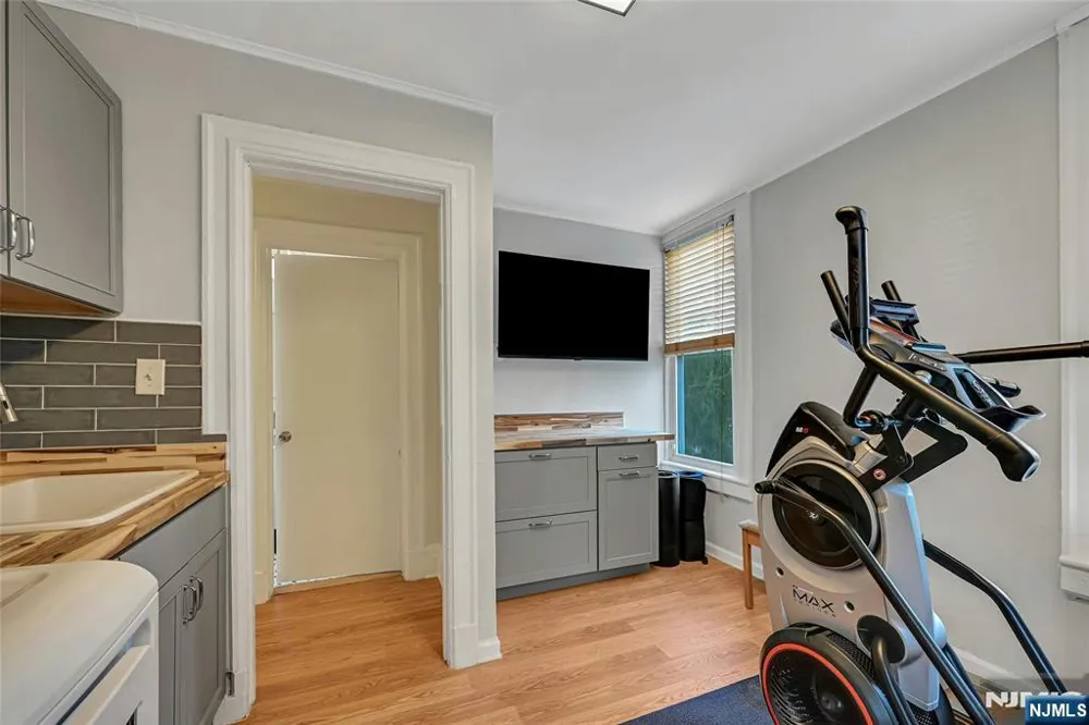 200-202 Oak Street Weehawken, NJ 07086