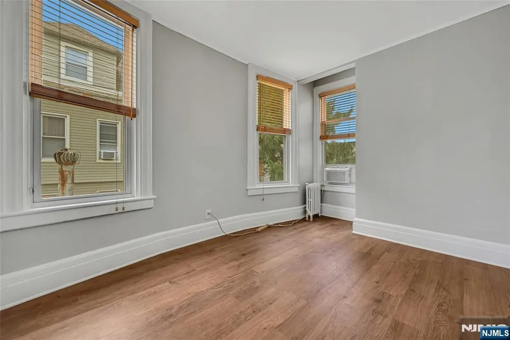 200-202 Oak Street Weehawken, NJ 07086
