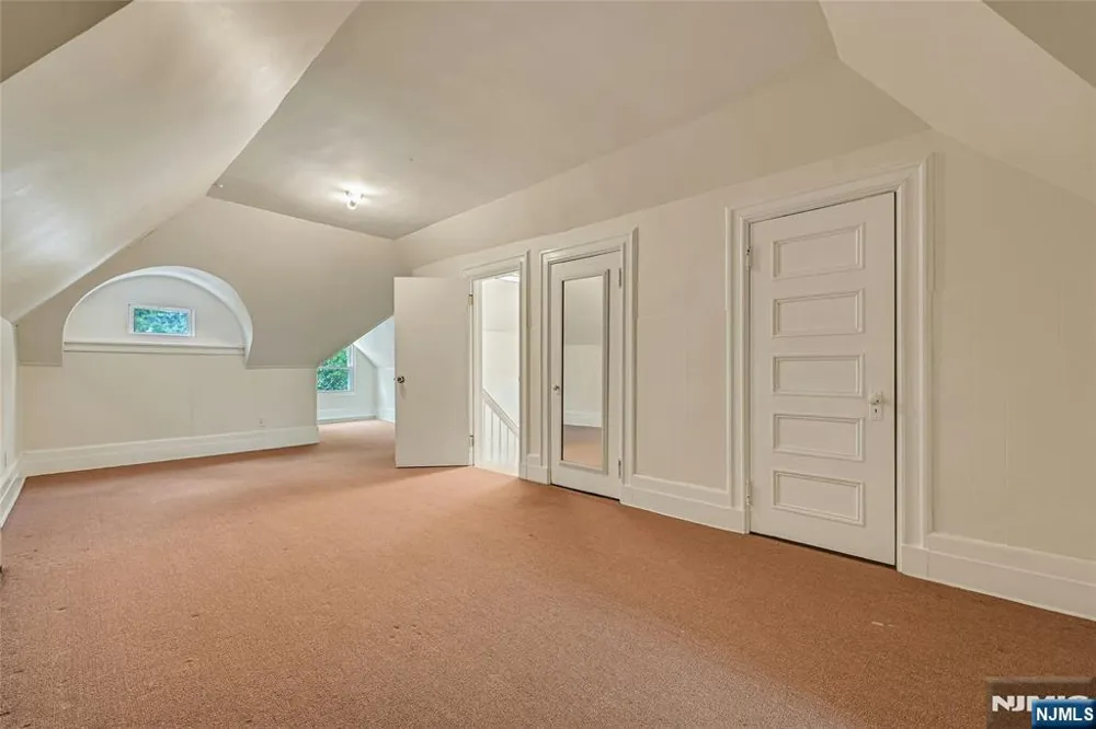 200-202 Oak Street Weehawken, NJ 07086