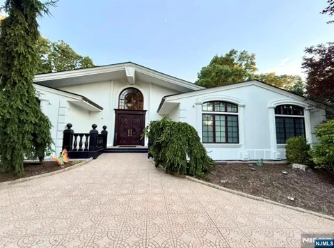8 Driftwood Drive