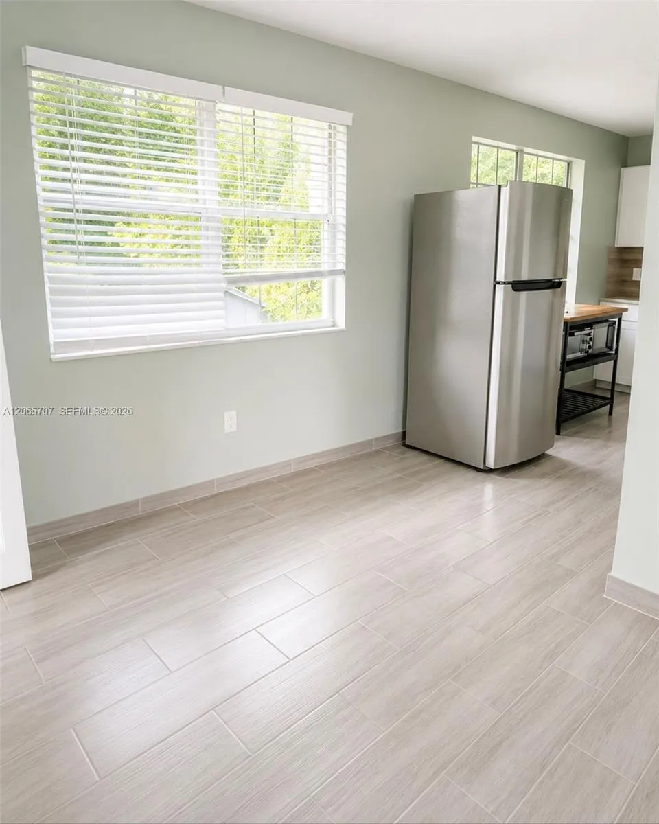 359 W 12th St #3 Hialeah, FL 33010