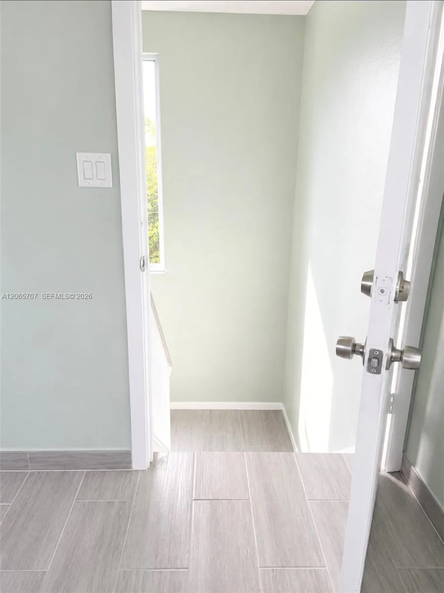 359 W 12th St #3 Hialeah, FL 33010