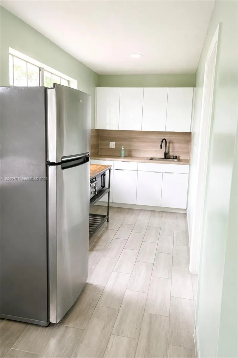 359 W 12th St #3 Hialeah, FL 33010