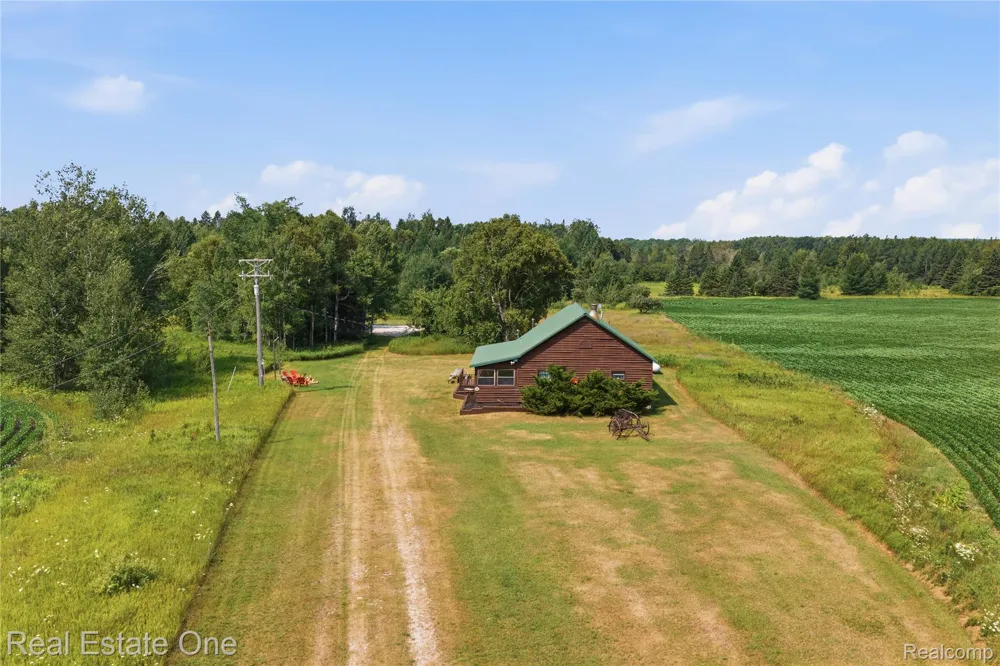 2643 Gulliver Road Doyle Township, MI 49840