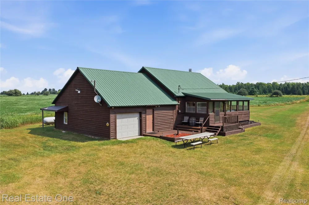 2643 Gulliver Road Doyle Township, MI 49840