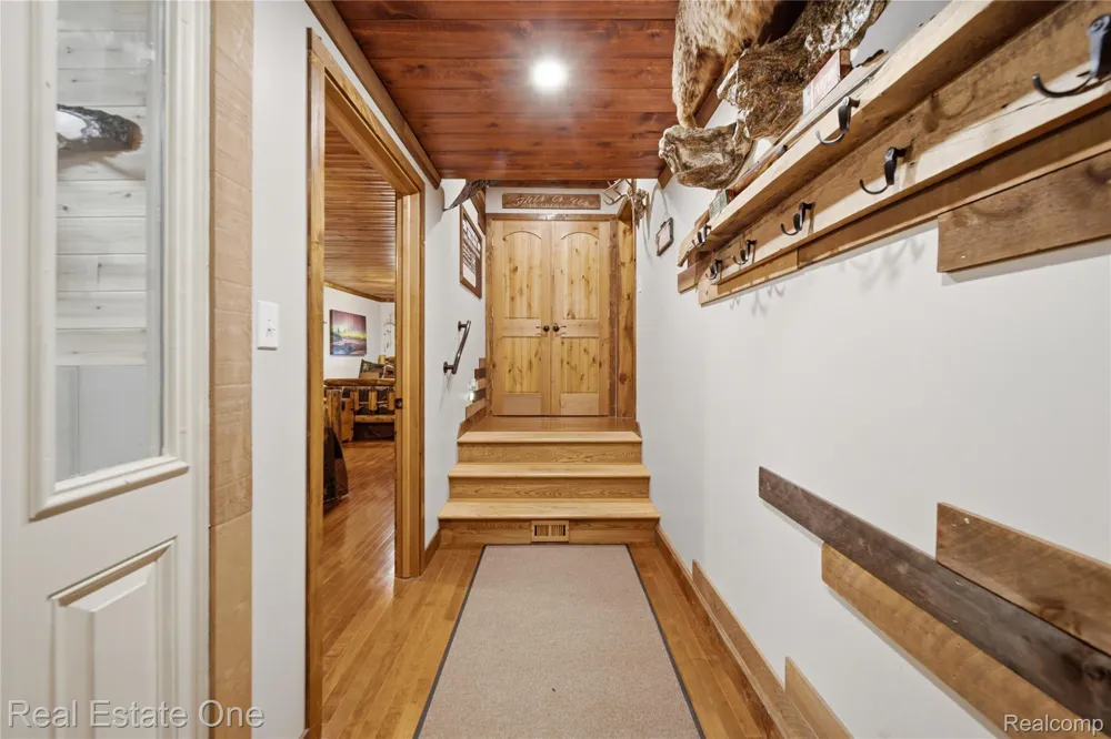 2643 Gulliver Road Doyle Township, MI 49840
