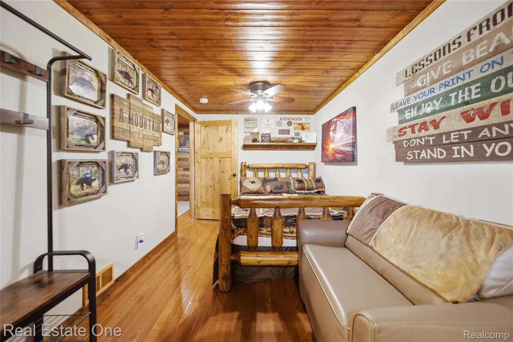 2643 Gulliver Road Doyle Township, MI 49840