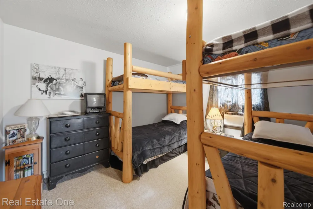 2643 Gulliver Road Doyle Township, MI 49840
