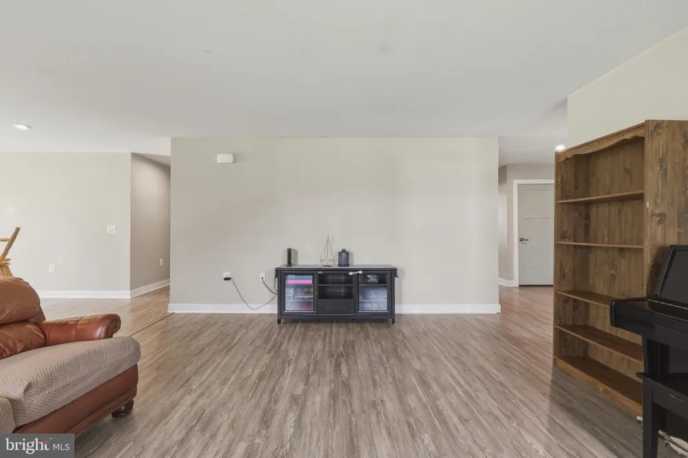 43 ELSTOW WAY Martinsburg, WV 25405