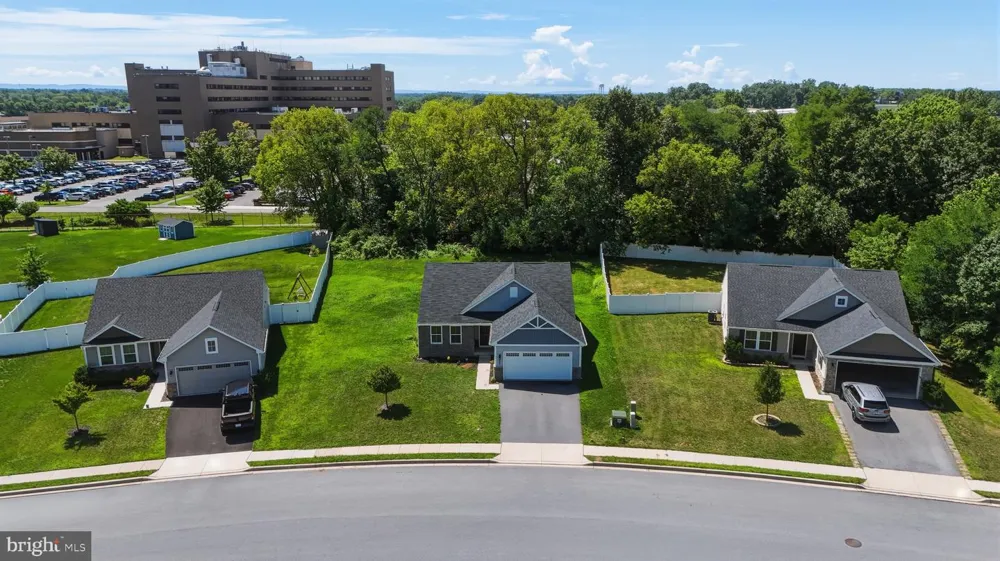 43 ELSTOW WAY Martinsburg, WV 25405