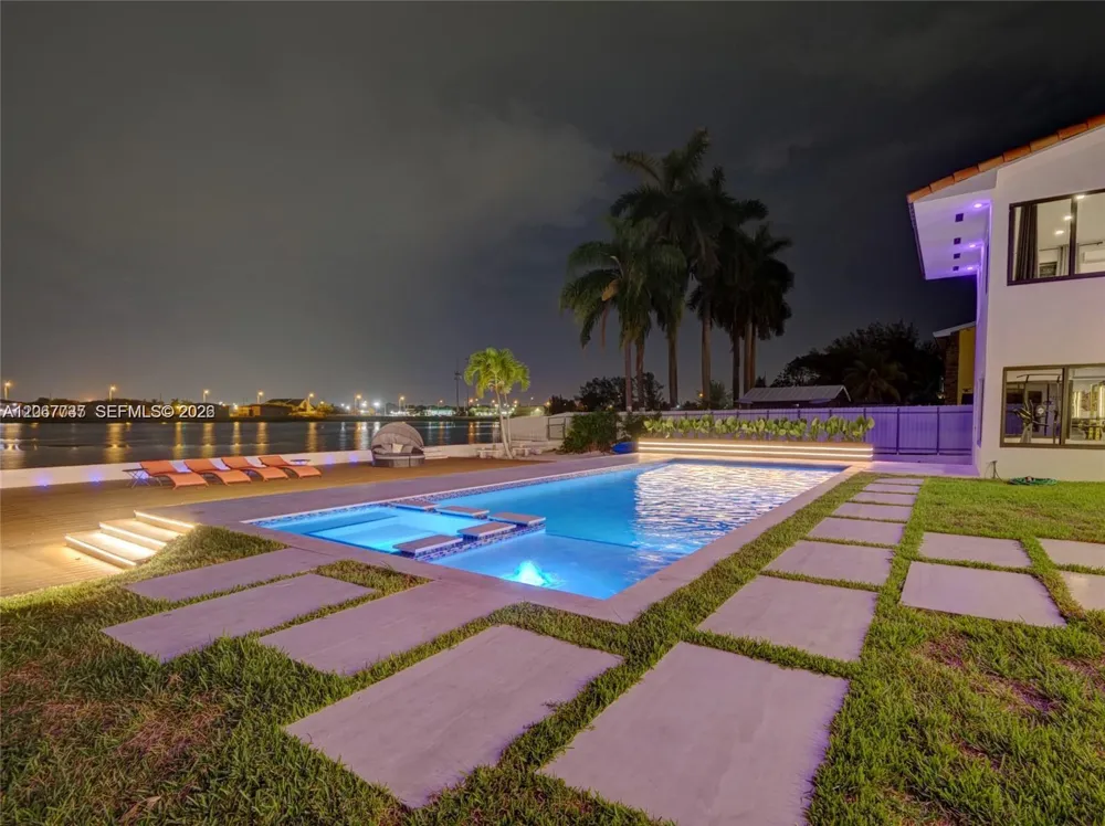 1861 NW 115th St Miami, FL 33167