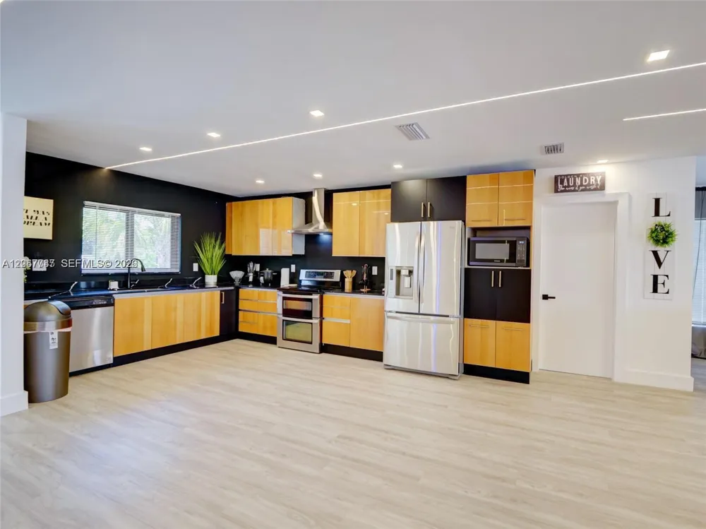 1861 NW 115th St Miami, FL 33167