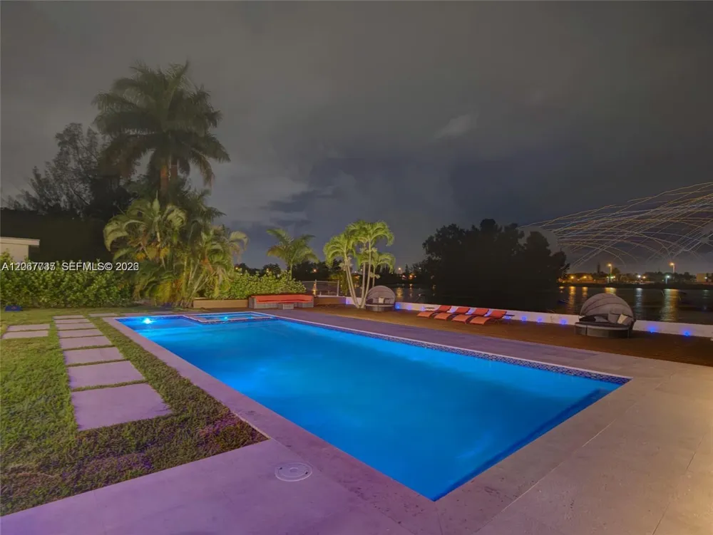 1861 NW 115th St Miami, FL 33167