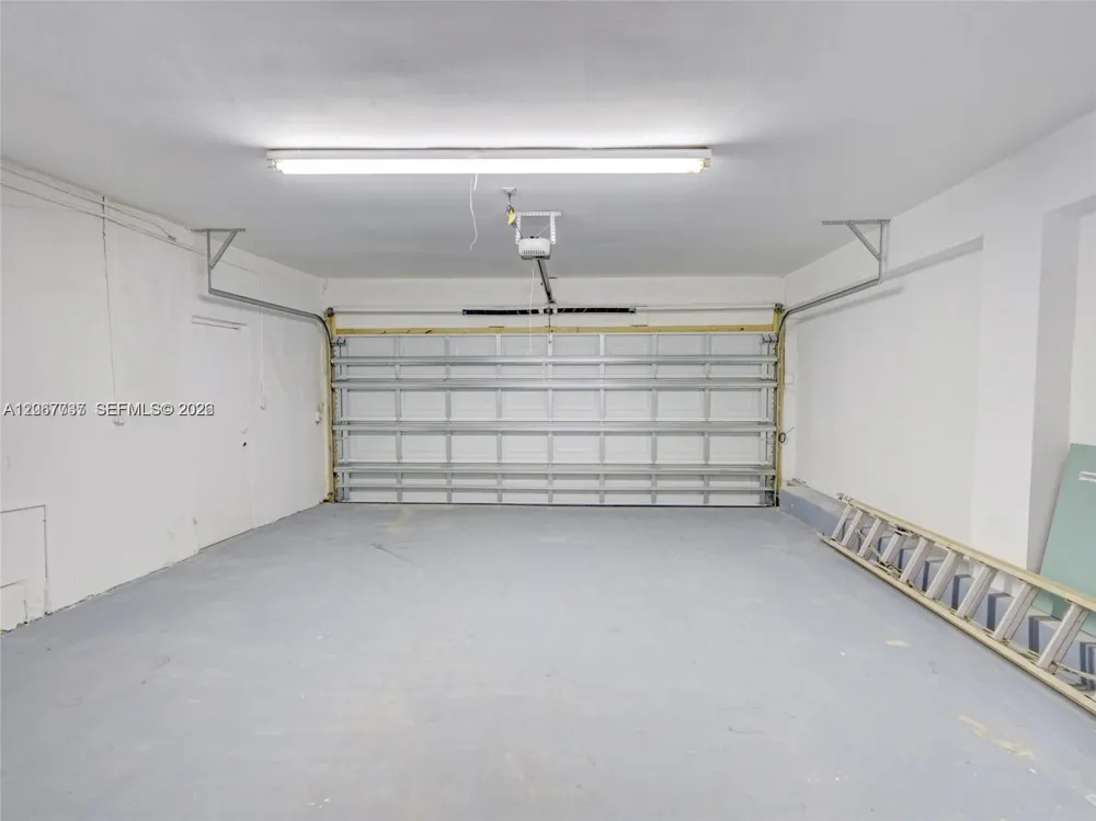 1861 NW 115th St Miami, FL 33167