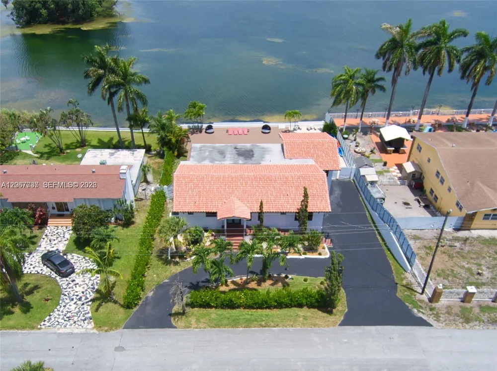1861 NW 115th St Miami, FL 33167