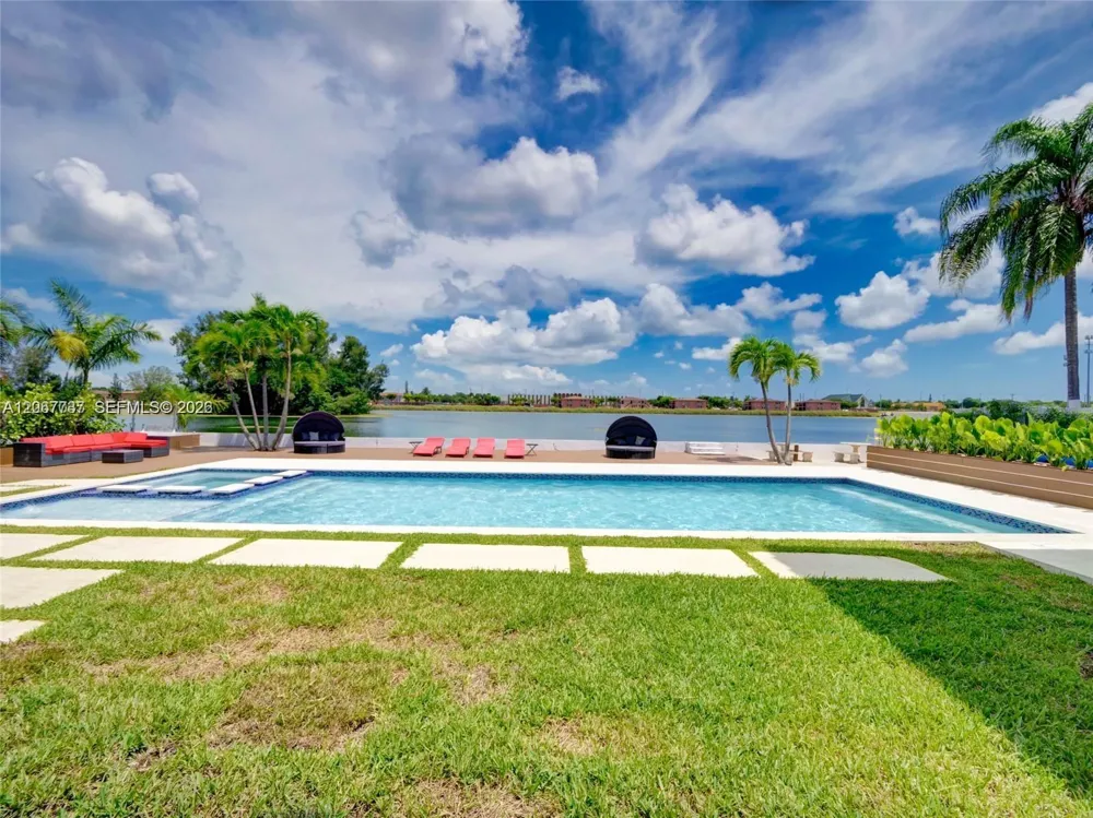 1861 NW 115th St Miami, FL 33167