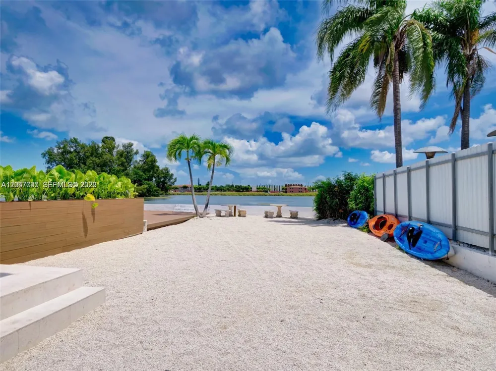 1861 NW 115th St Miami, FL 33167