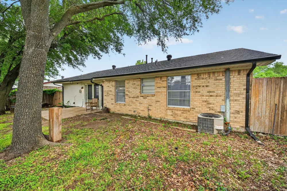 263 Merribrook Trail Duncanville, TX 75116