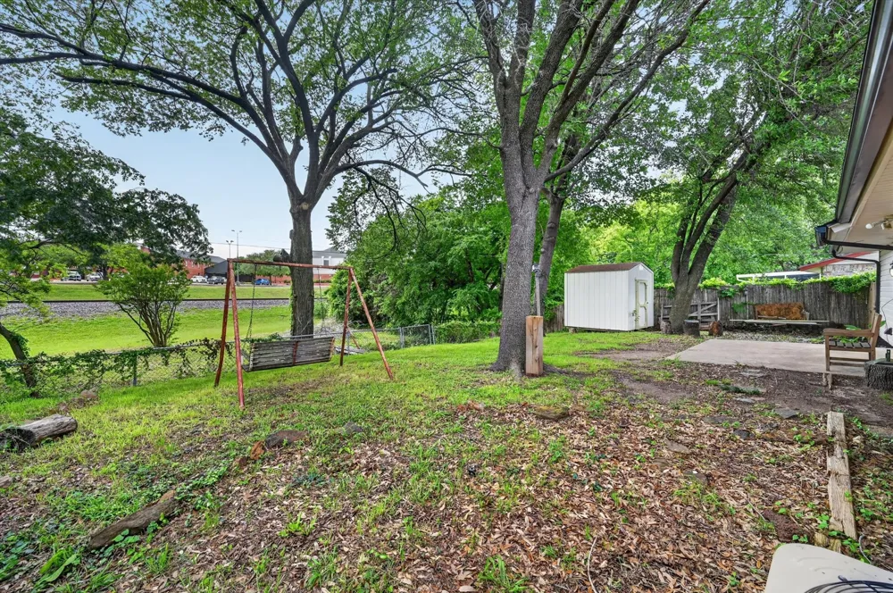 263 Merribrook Trail Duncanville, TX 75116