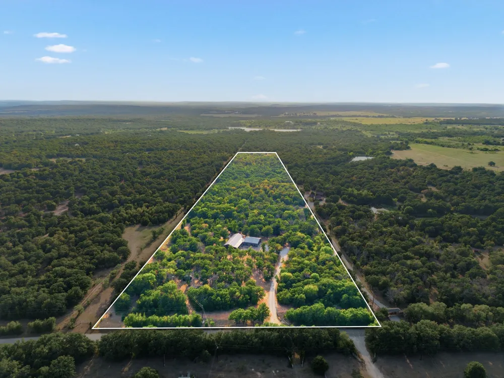 1226 County Road 1990 Chico, TX 76431