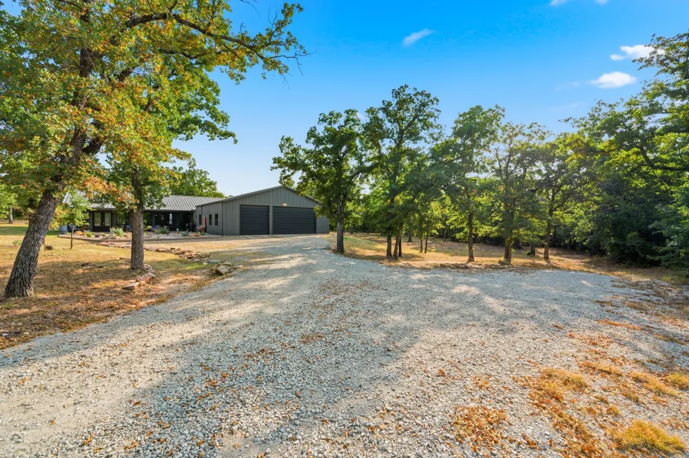 1226 County Road 1990 Chico, TX 76431