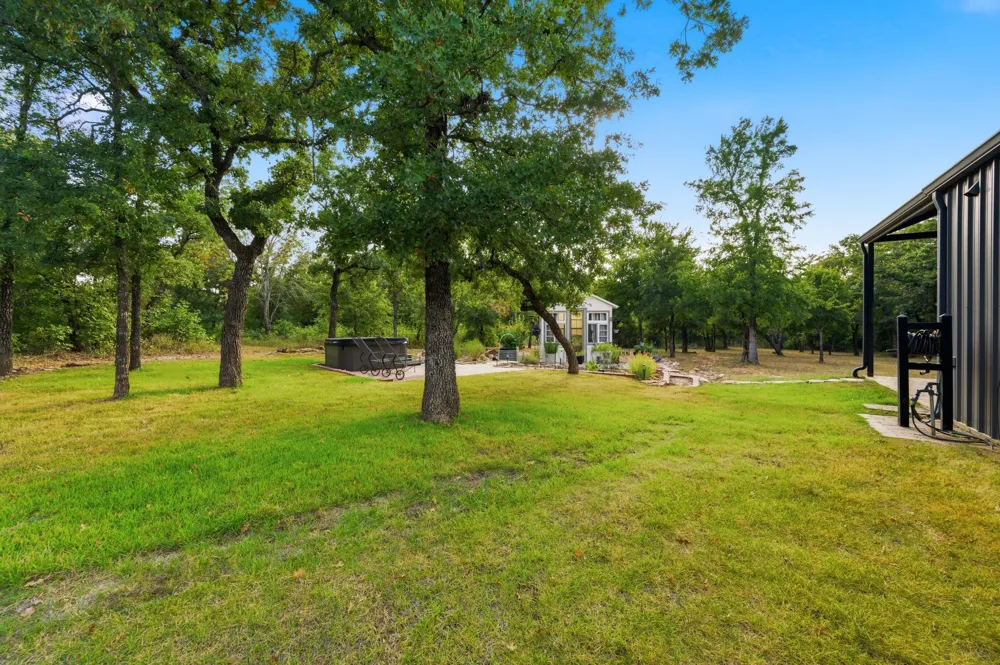 1226 County Road 1990 Chico, TX 76431