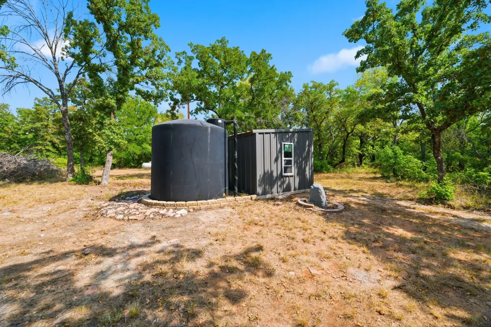 1226 County Road 1990 Chico, TX 76431
