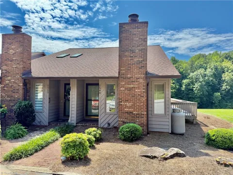 1540 Ivy Trace