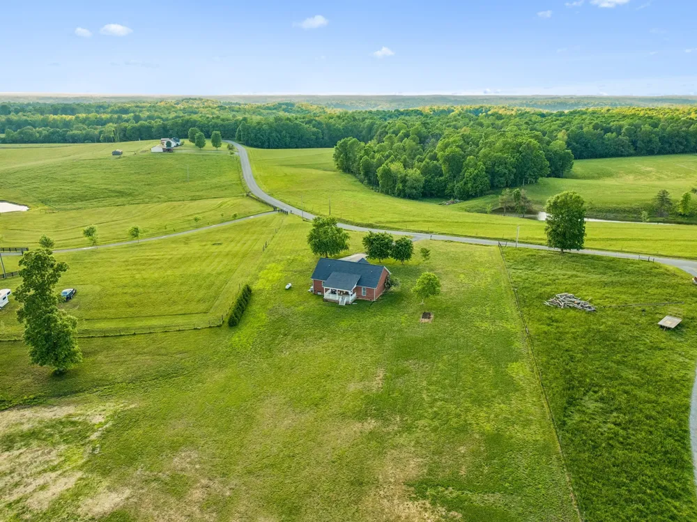 7899 W Lick Creek Rd Primm Springs, TN 38476