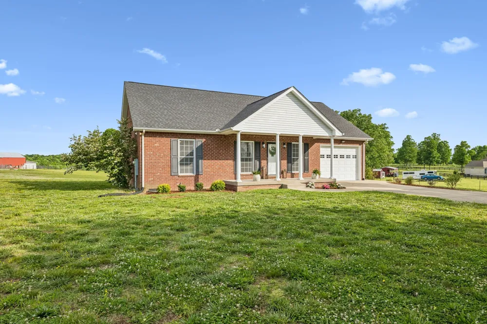 7899 W Lick Creek Rd Primm Springs, TN 38476