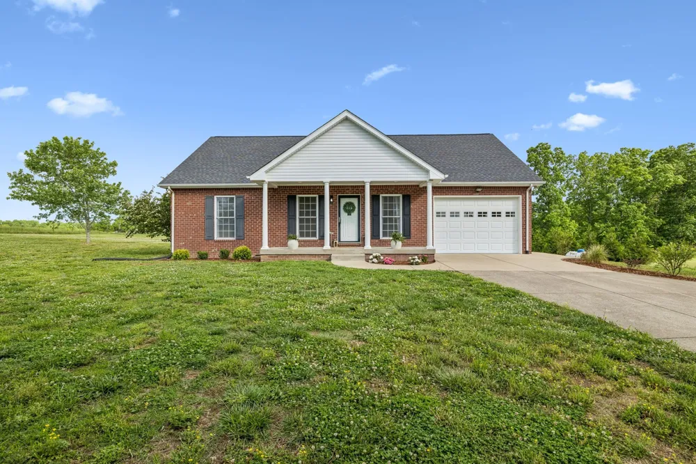 7899 W Lick Creek Rd Primm Springs, TN 38476