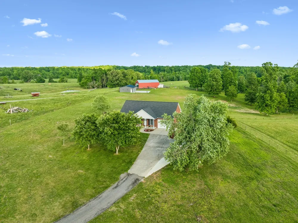 7899 W Lick Creek Rd Primm Springs, TN 38476