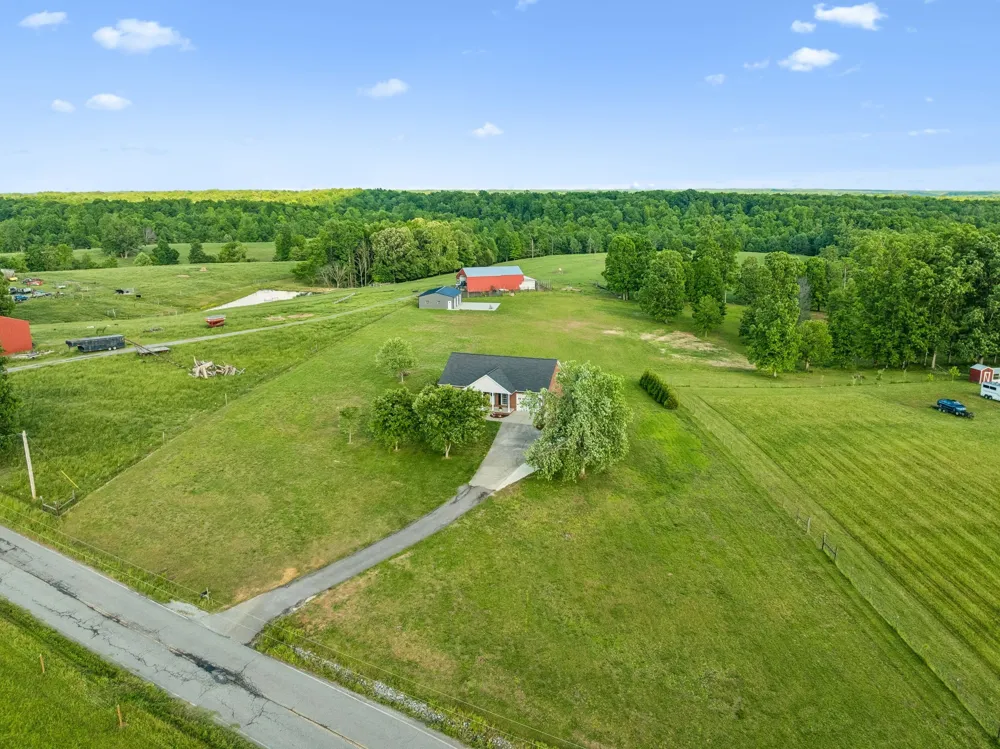 7899 W Lick Creek Rd Primm Springs, TN 38476
