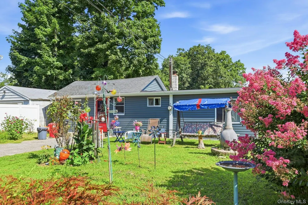 57 Sutton Court West Islip, NY 11795