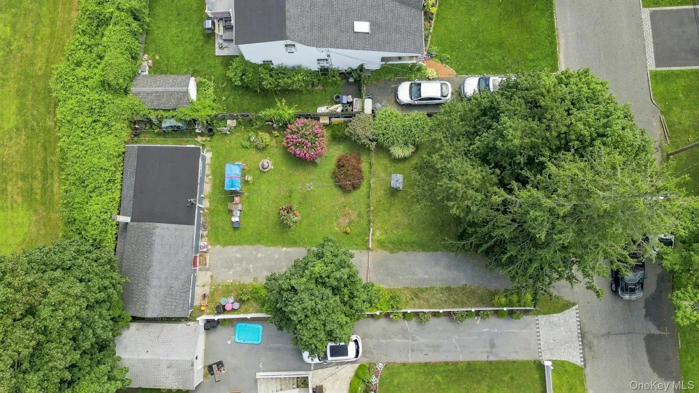 57 Sutton Court West Islip, NY 11795