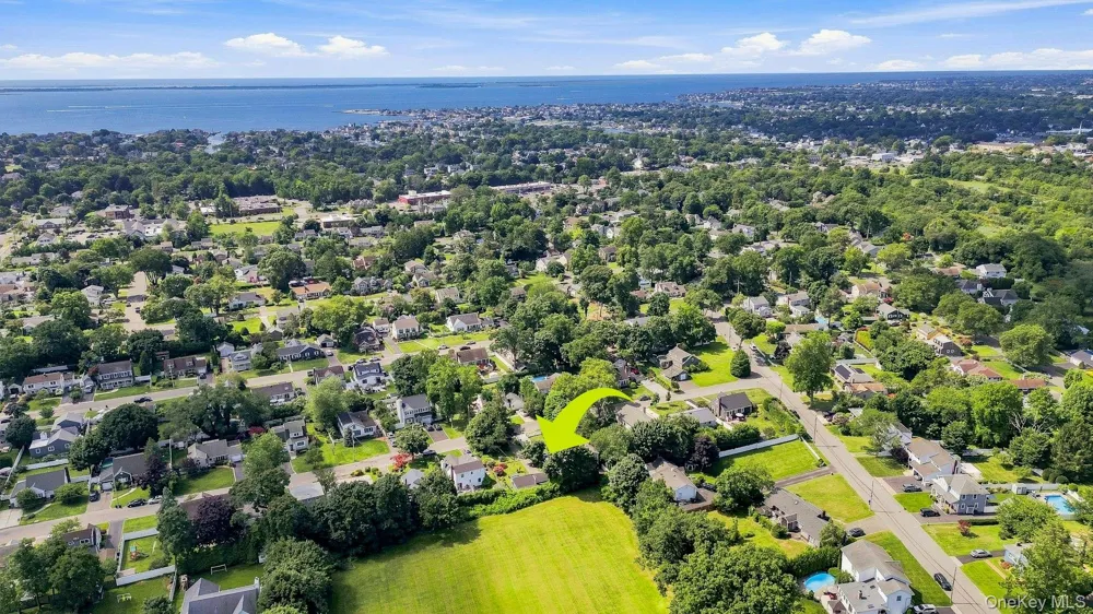 57 Sutton Court West Islip, NY 11795
