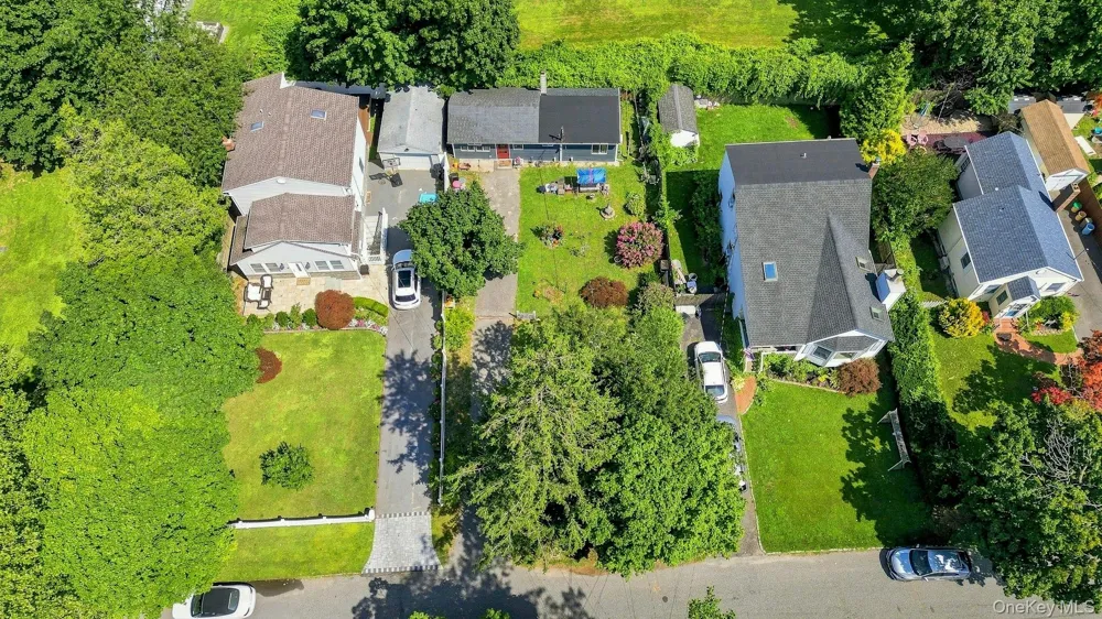 57 Sutton Court West Islip, NY 11795