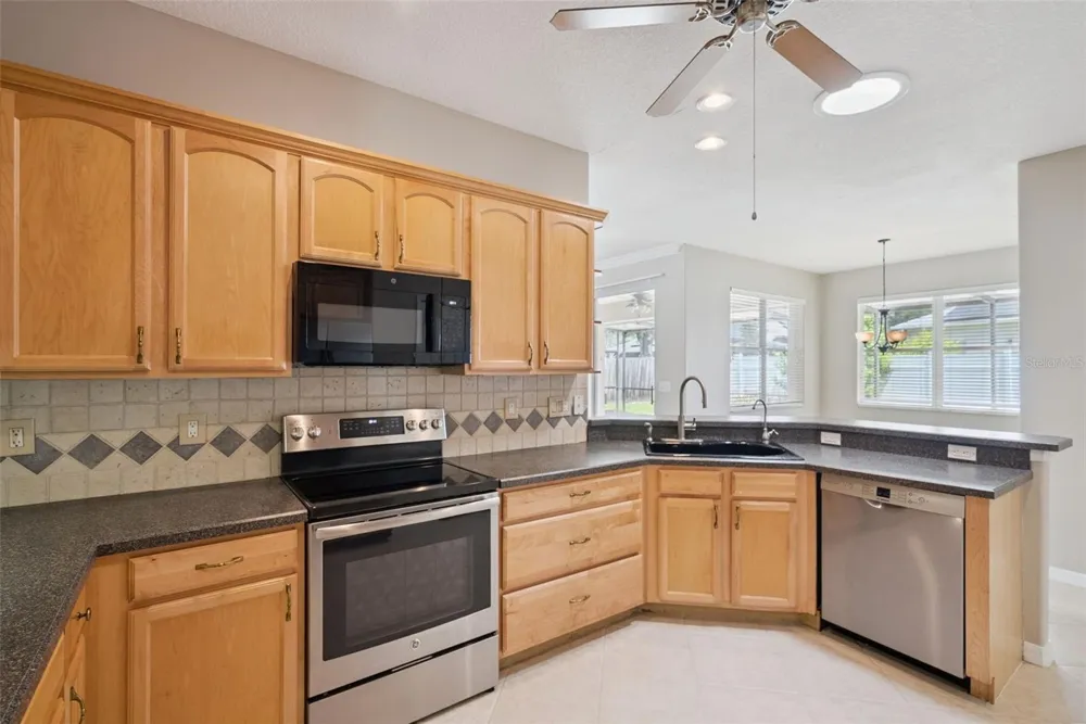 1853 ELFY CT Apopka, FL 32712