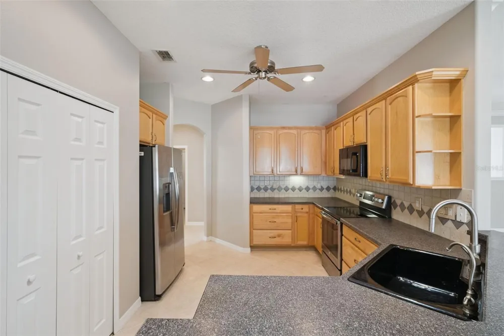 1853 ELFY CT Apopka, FL 32712