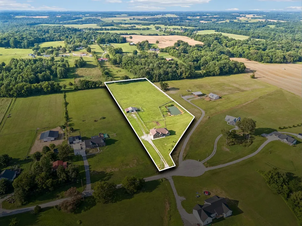 1088 Atkins Road Ext Cedar Hill, TN 37032