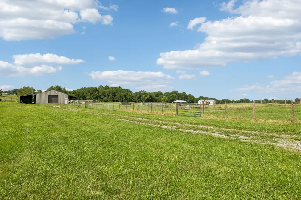 1088 Atkins Road Ext Cedar Hill, TN 37032