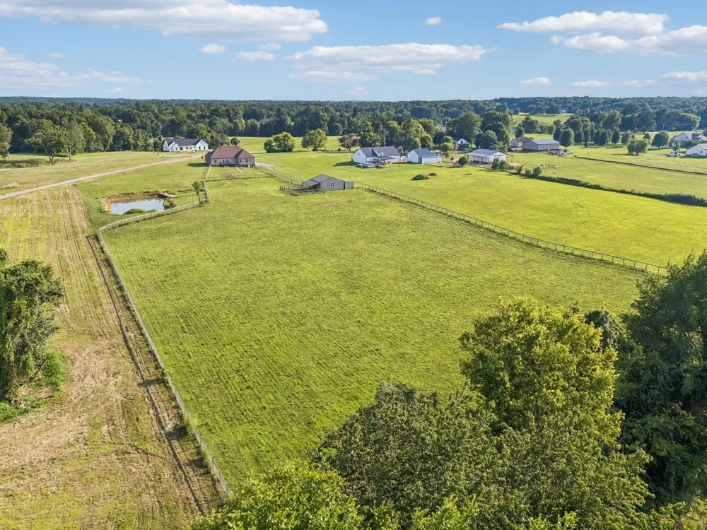 1088 Atkins Road Ext Cedar Hill, TN 37032